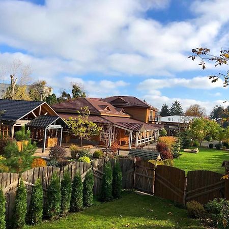 Hotel Bannyi Dvor Uzyn Buitenkant foto