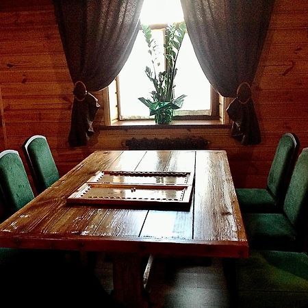 Hotel Bannyi Dvor Uzyn Buitenkant foto