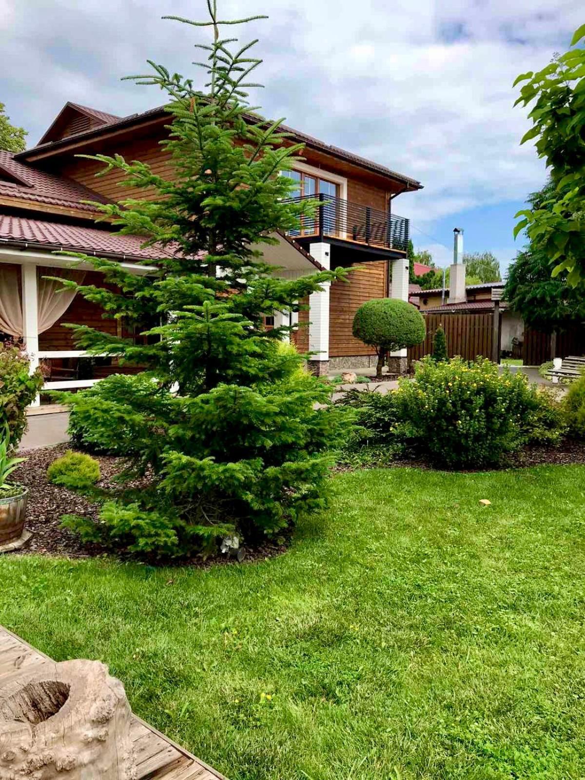 Hotel Bannyi Dvor Uzyn Buitenkant foto