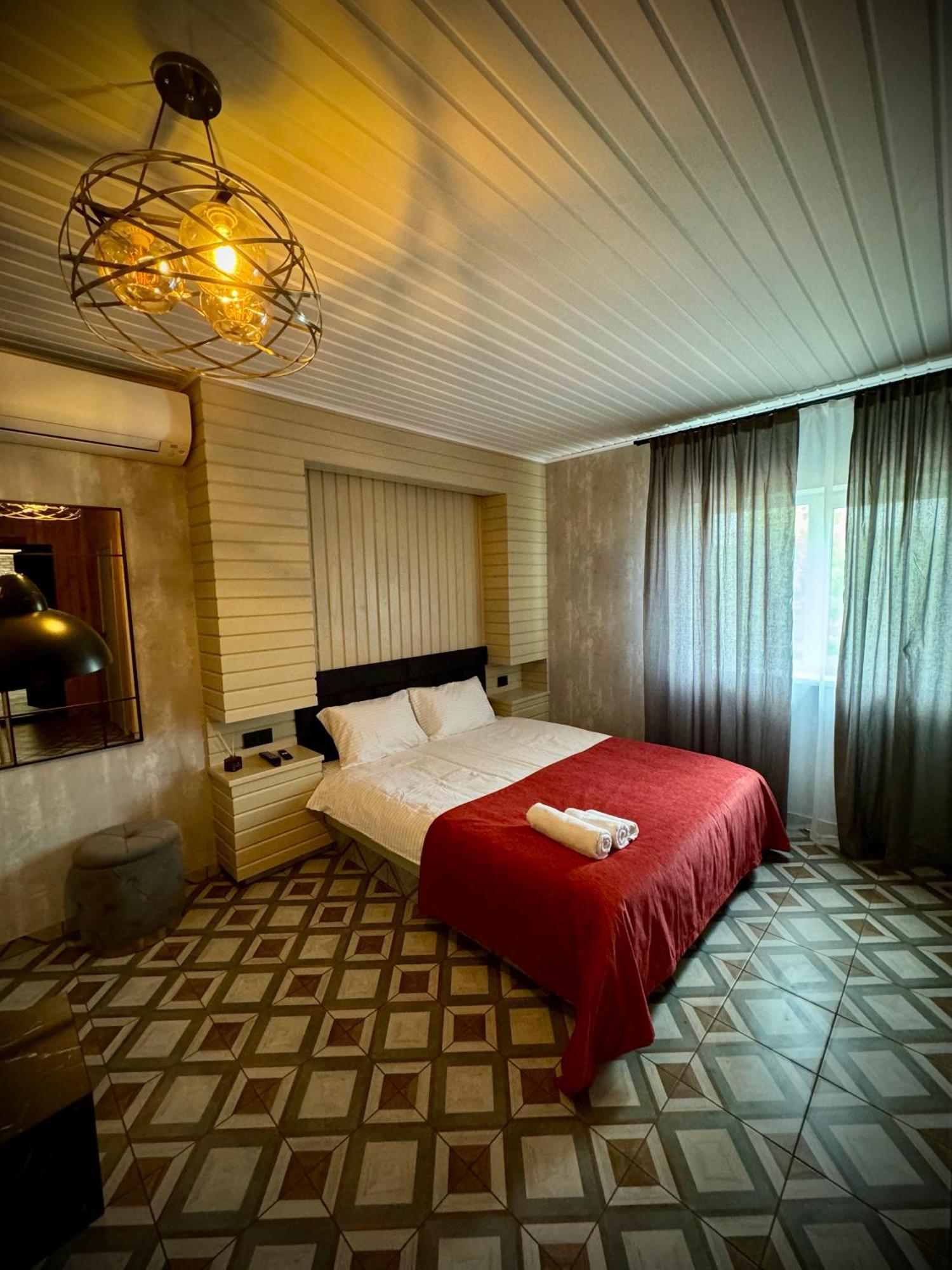 Hotel Bannyi Dvor Uzyn Buitenkant foto